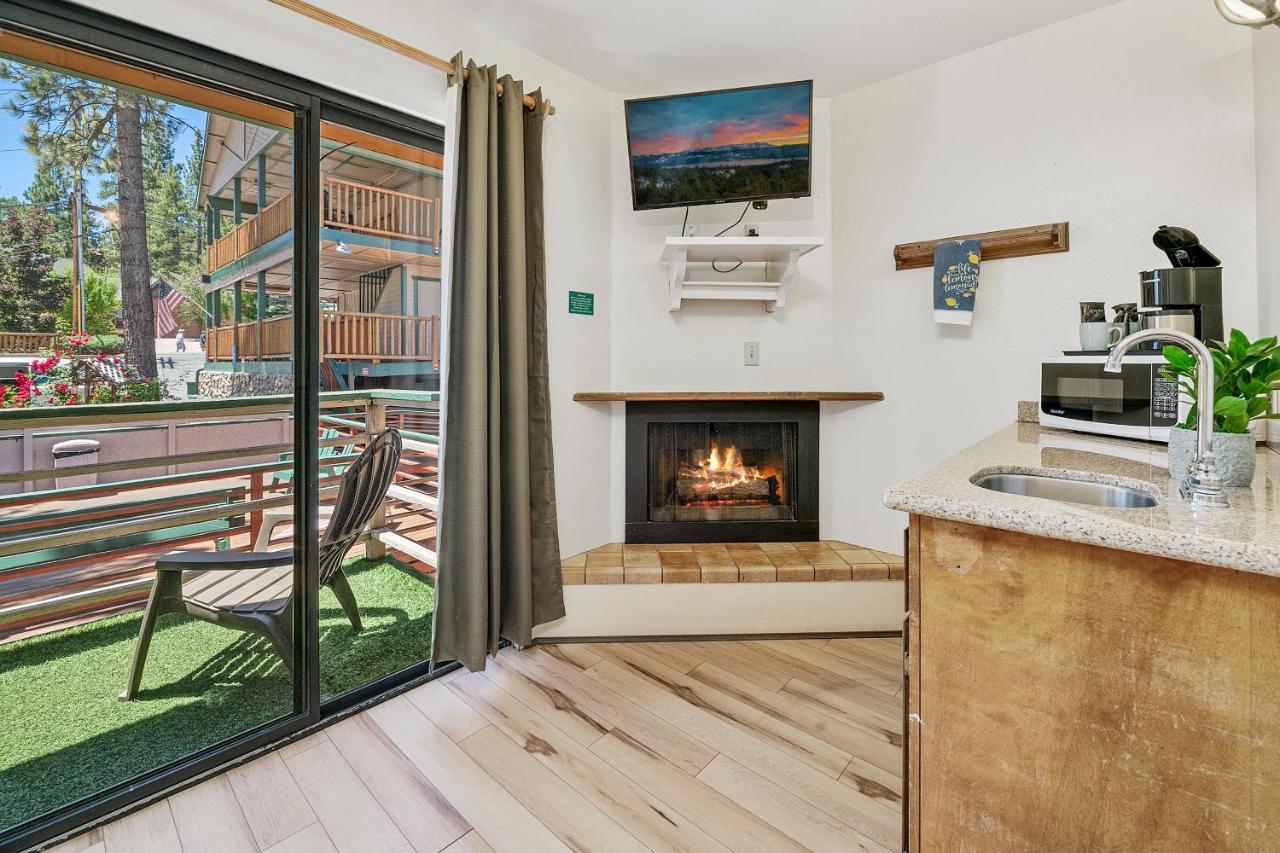 Big Bear Lake Front Lodge Exterior photo